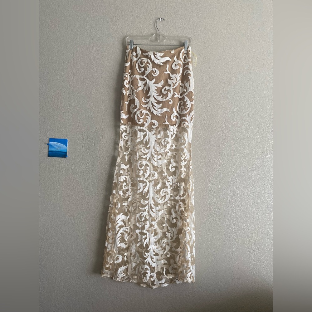 Embroidery lace maxi skirt